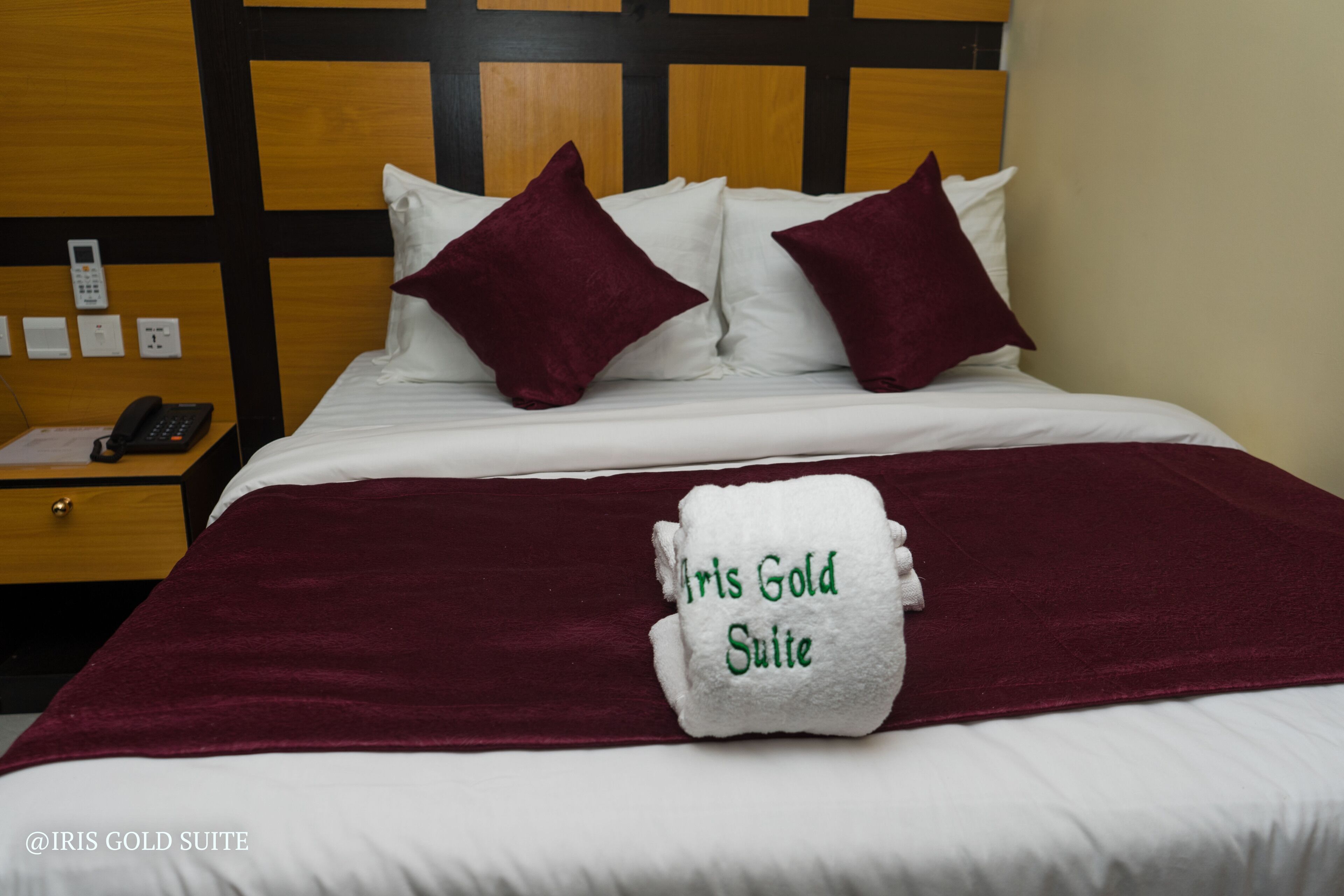 Egyptian cotton sheets, premium bedding, individually furnished, desk