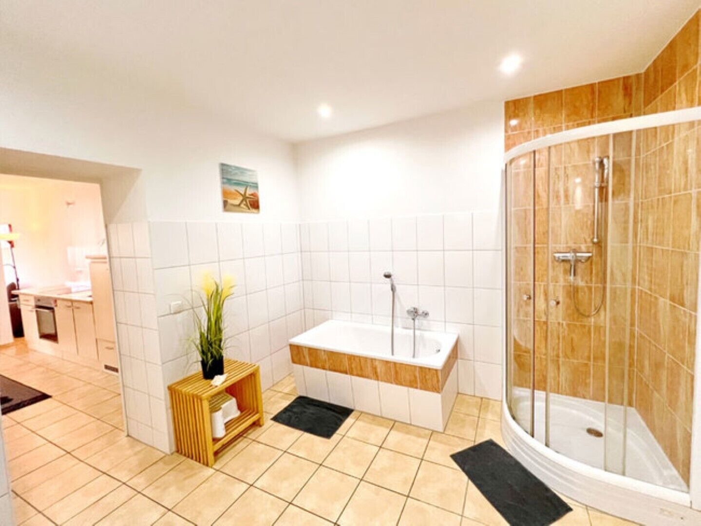 Sèche-cheveux, savon, papier toilette