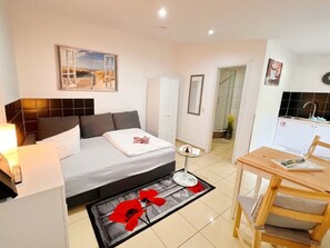 1 bedroom, free WiFi, bed sheets