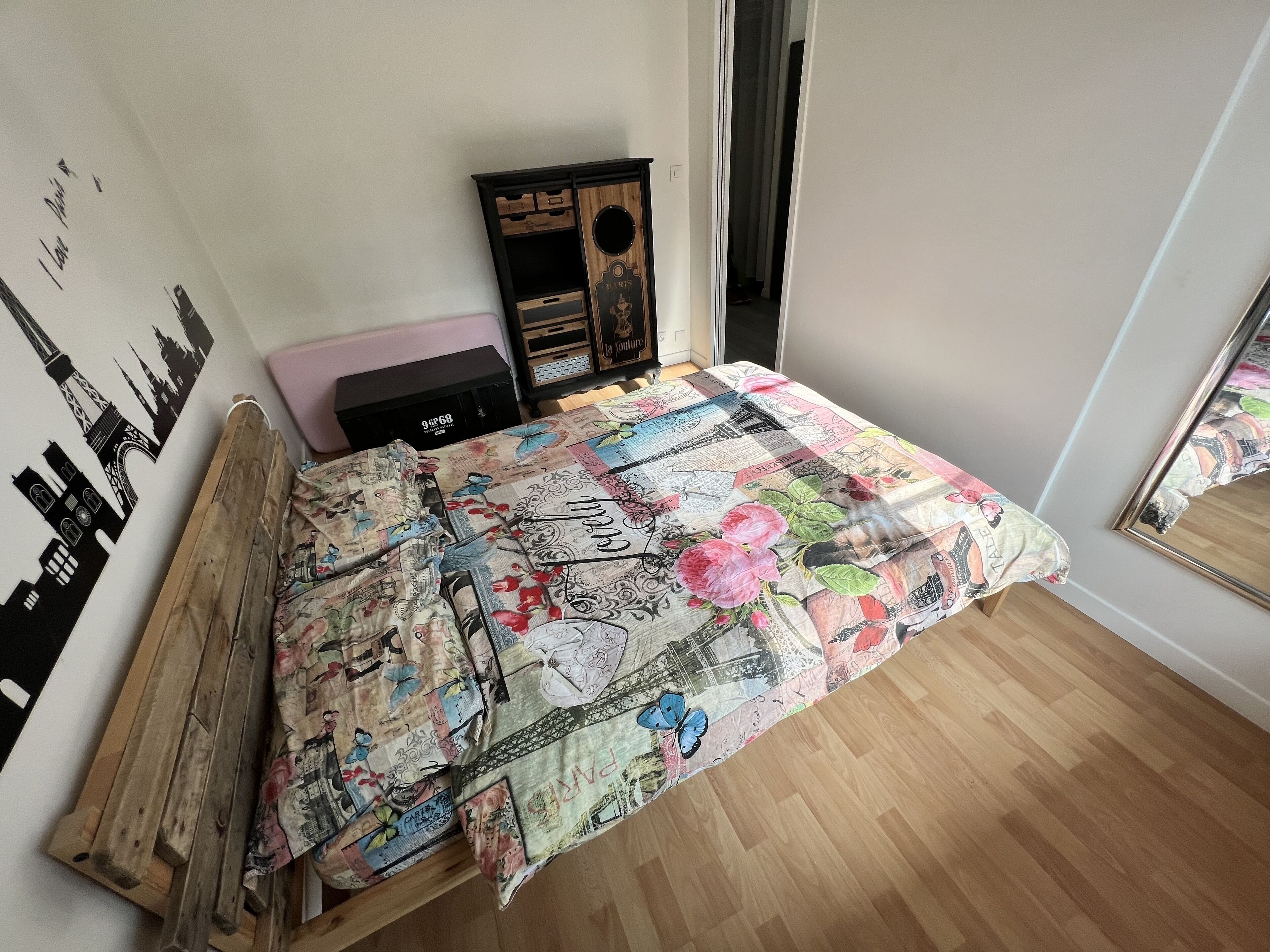 1 chambre, fer et planche à repasser, lit parapluie, Wi-Fi gratuit