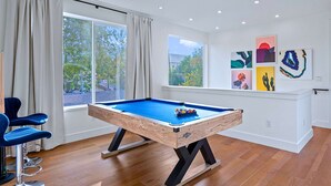 Games room - Luxury Group Retreat - Pool, Hot Tub, EV Charger (Austin)