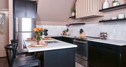 East Nashville Guesthouse close to everything & Pet-Friendly!