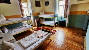 4 sovrum, wi-fi och sÀngklÀder