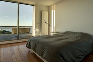4 soverom, skrivebord, strykejern/-brett og wi-fi