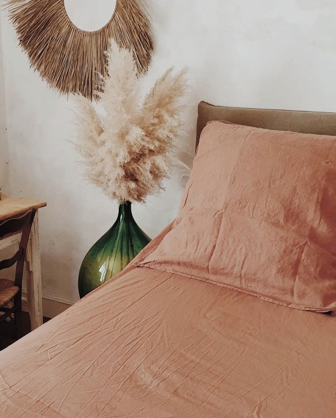 6 bedrooms, iron/ironing board, WiFi, bed sheets