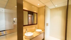 Bathroom - Yitel (Karamay)