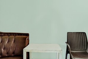 Lobby sitting area - Hotel O Kost Axcel (Banjarmasin)