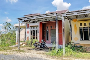 Exterior - Hotel O Kost Axcel (Banjarmasin)