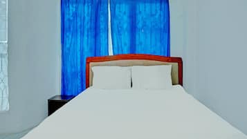 Economy Double Room | WiFi (free), bed sheets