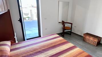 1 quarto, Wi-Fi de cortesia, roupa de cama