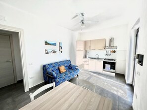 Smart TV - CLOSED STRUCTURE. Do not book (Capo Rizzuto)