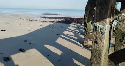 Furnished tourist house *** with sea view on all levels and 150 m from the beach