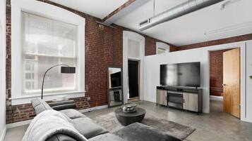 Smart TV, fireplace, offices