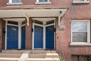 Exterior detail - Tower Grove Twins 1BD (St. Louis)