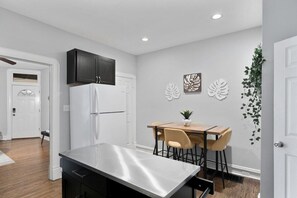 Dining - Tower Grove Twins 1BD (St. Louis)