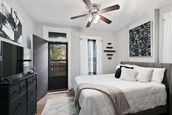 1 bedroom, iron/ironing board, free WiFi, bed sheets - Tower Grove Twins 1BD (St. Louis)