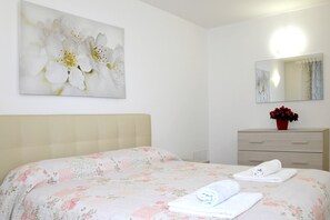 3 bedrooms, iron/ironing board, WiFi, bed sheets - Apartment Gli Ulivi 11 - Tremezzina (Tremezzo)