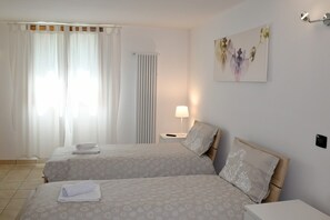 3 slaapkamers, een strijkplank/strijkijzer, wifi, beddengoed