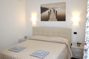 3 chambres, fer et planche à repasser, Wi-Fi, draps fournis
