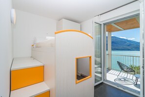 2 slaapkamers, een strijkplank/strijkijzer, gratis internet, beddengoed