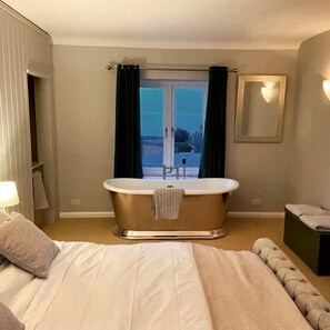 5 camere, ferro/asse da stiro, culla da viaggio, Wi-Fi gratuito