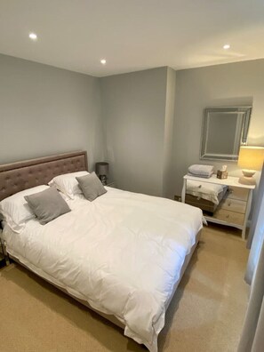 5 bedrooms, iron/ironing board, travel cot, free WiFi
