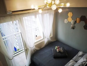 1 bedroom, iron/ironing board, free WiFi, bed sheets - SM Mall of Asia MOA NAIA Pasay Staycation SMX Convention PICC World Trade Center (Pasay)