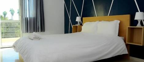 3 室のベッドルーム、アイロン / アイロン台、旅行用ベビーベッド、WiFi (無料)