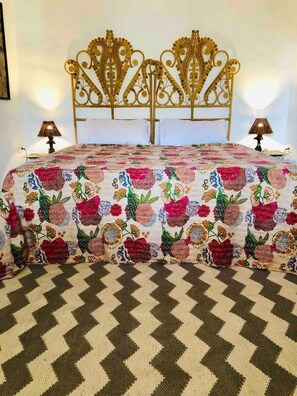 9 makuuhuonetta, työpöytä, silitysrauta/-lauta, ilmainen Wi-Fi