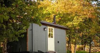 Luxurious shepherd's hut in a secluded countryside location with fantastic views