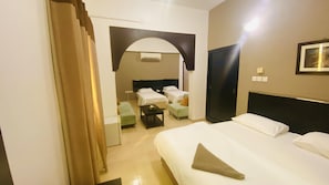 Family Room | Memory foam beds, free WiFi, bed sheets - Multaqa (Sohar)
