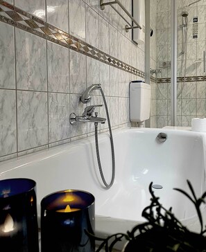 Hårtørrer, håndklæder, Sæbe, Shampoo