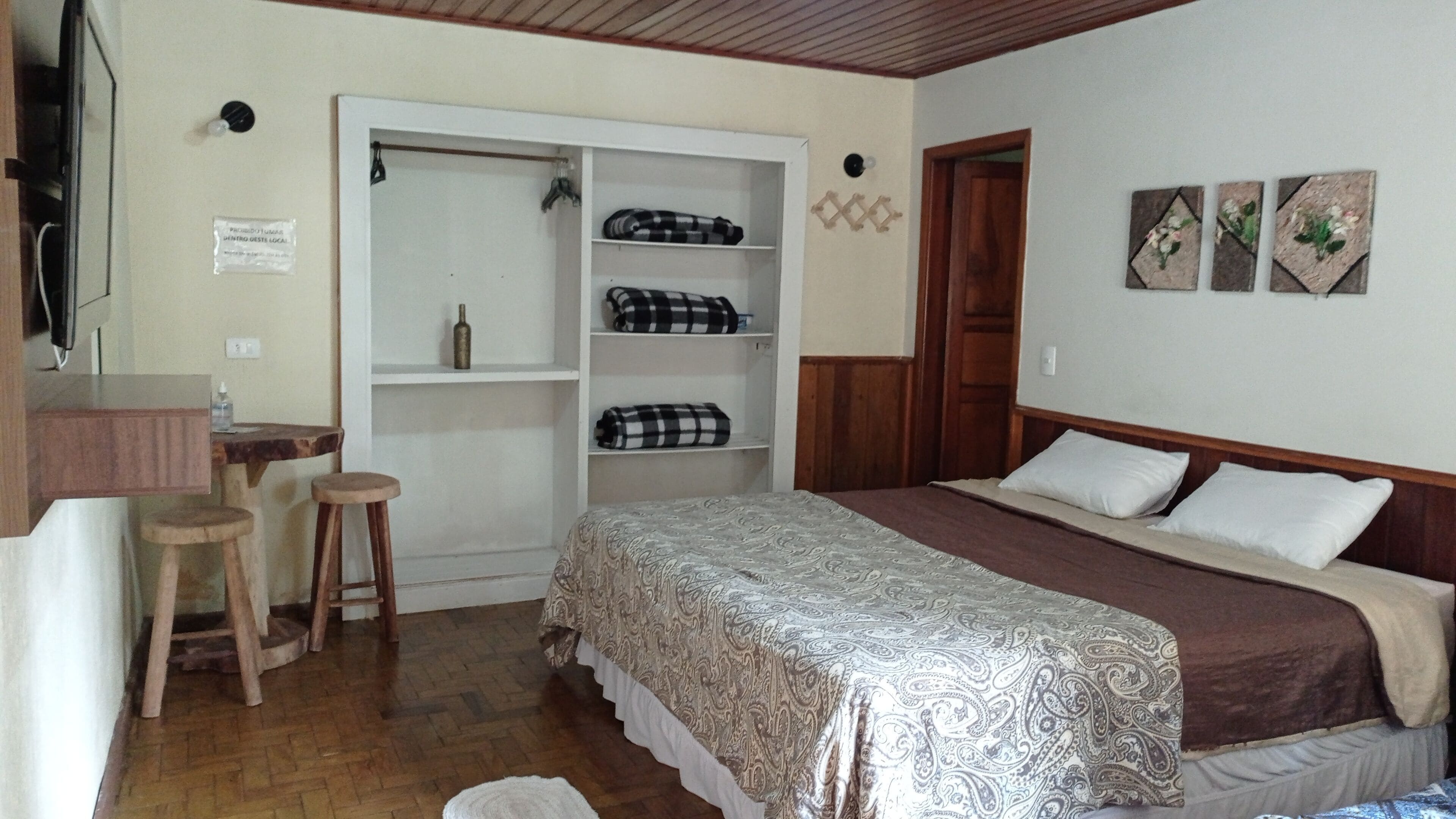 Suite Confort, plusieurs lits | 1 chambre, bureau, Wi-Fi gratuit