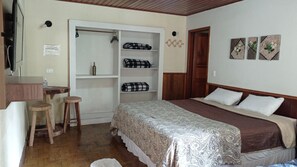Suite Confort, varias camas | 1 habitación, escritorio y wifi gratis