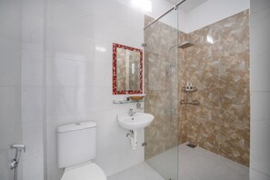 Luxury Villa | Bathroom - T P Deluxe House (Da Nang)