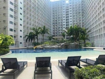 Serenity Cove MOA Cozy condo unit amenity view.