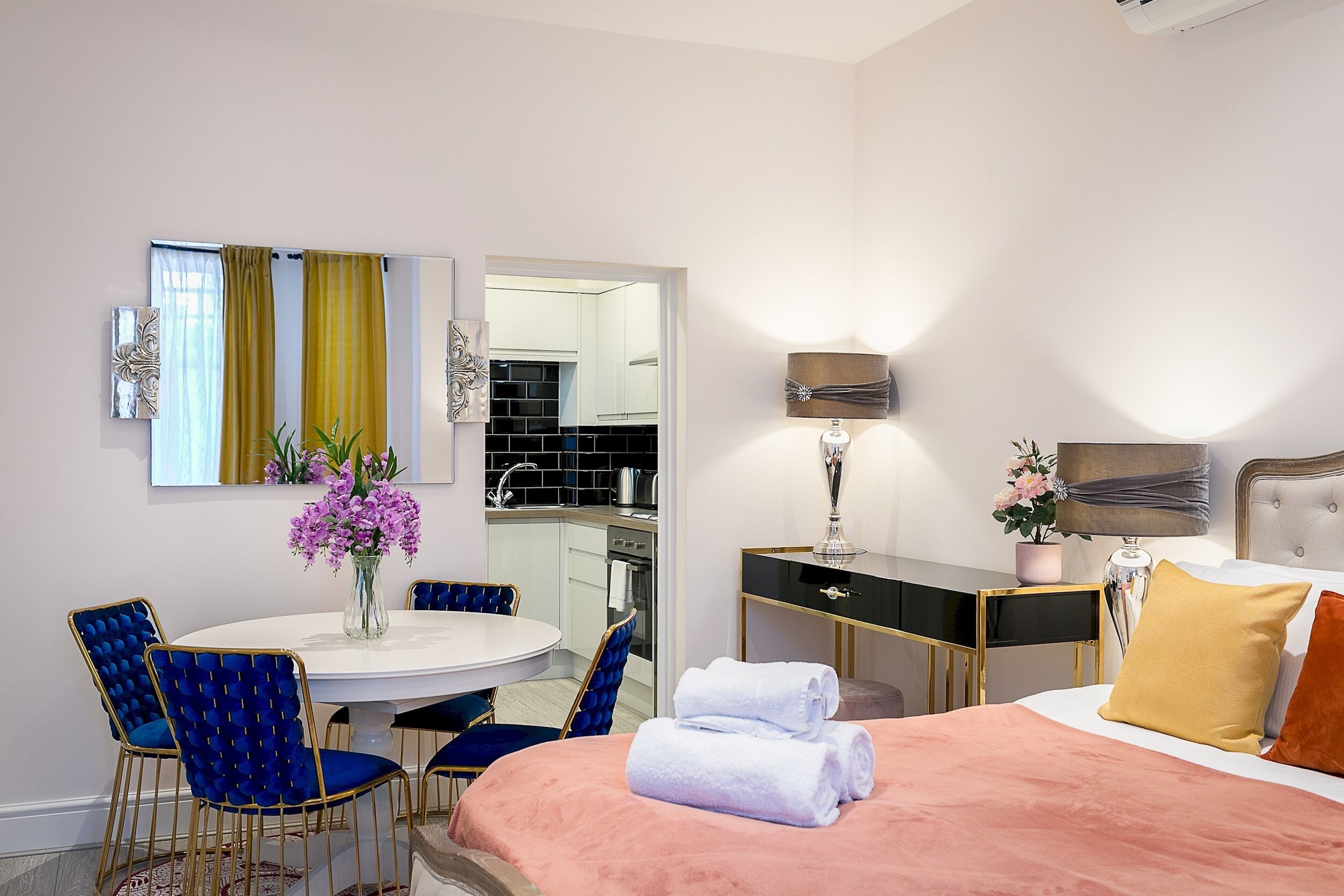 1 غرفة نوم ومكواة/لوح كي وواي فاي وملاءات أسرّة