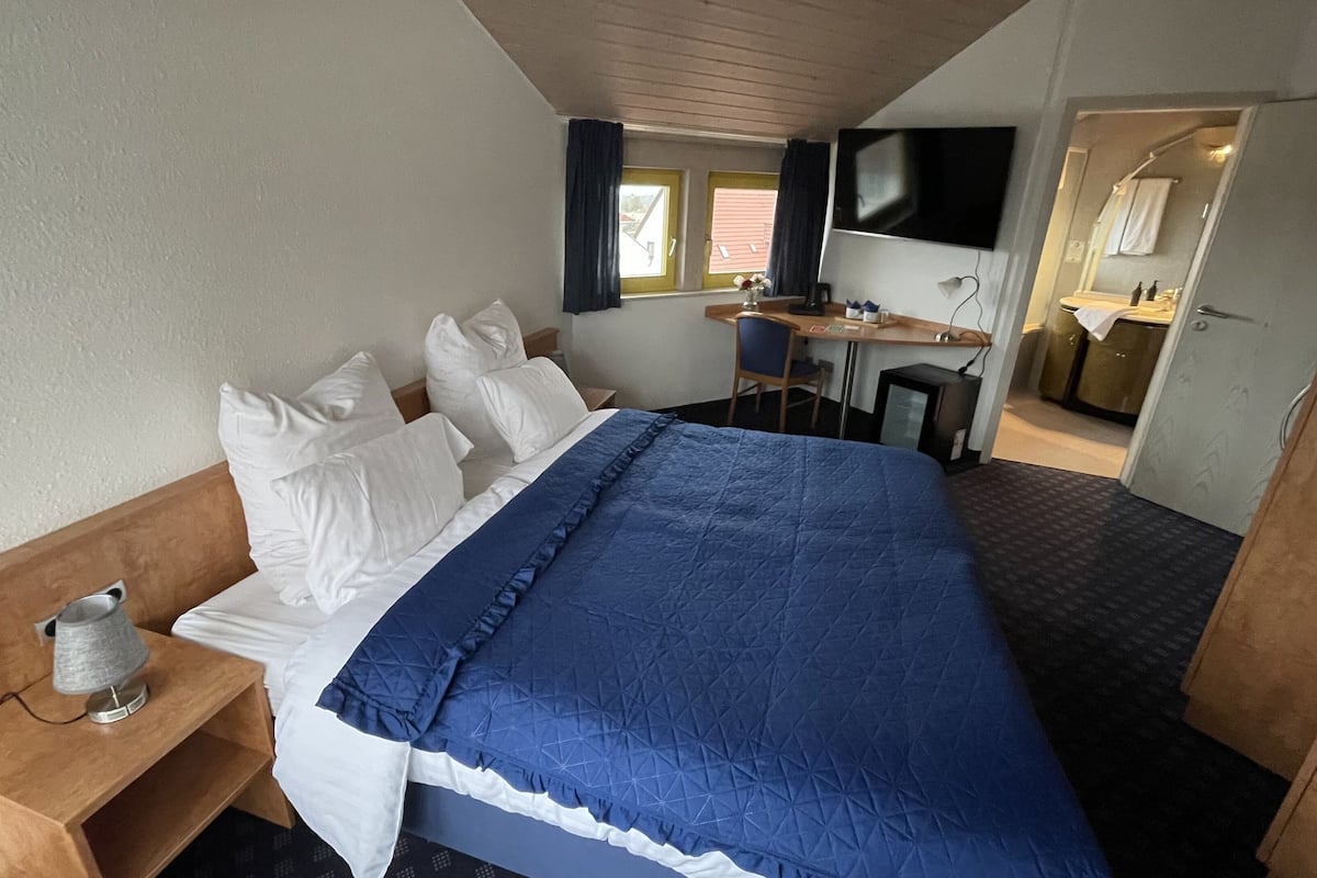 Minibar, individually furnished, desk, free WiFi