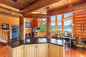 Dining - Lakefront Chalet near Village and Slopes (Big Bear)