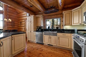 Fridge, microwave, oven, stovetop - Lakefront Chalet near Village and Slopes (Big Bear)