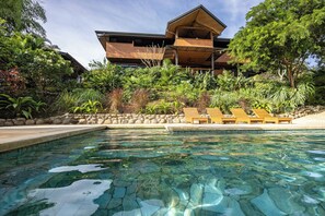 Piscine extérieure