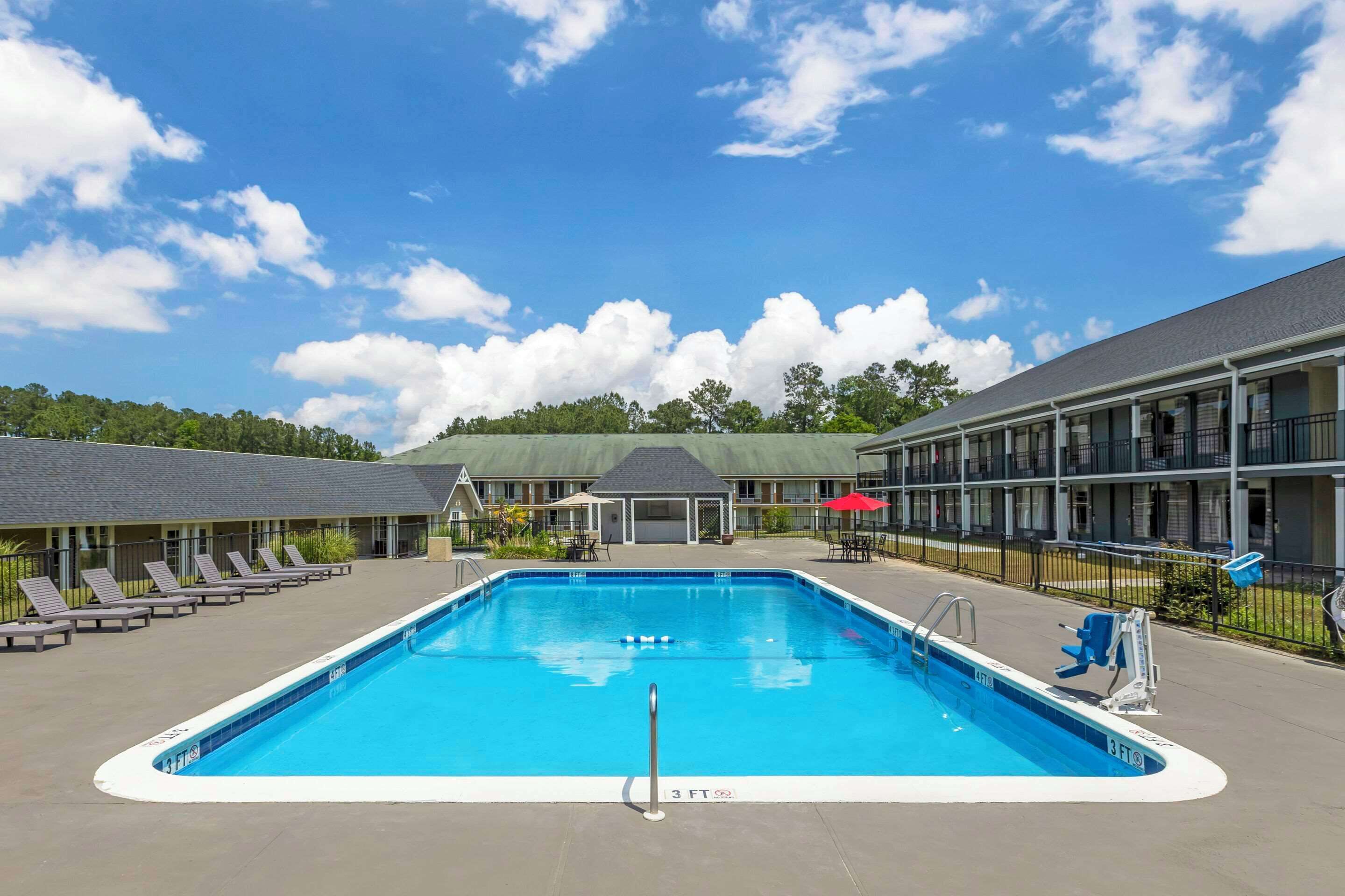 Piscina externa sazonal