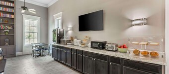 桑蒂 I-95 康福特茵套房酒店