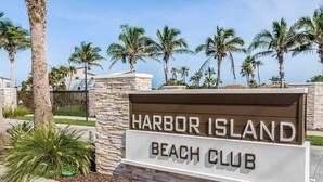 Exterior - Hi330sd: 5 Bed, Under The Sea, Karaoke (Melbourne Beach)