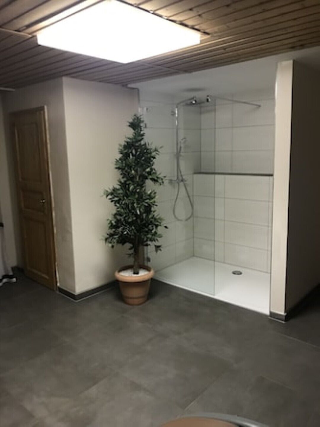 Dusche, Haartrockner, Bidet, Seife