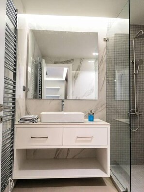 1 bedroom - Luxurious Minimal Apartment in Acropolis (Athens)