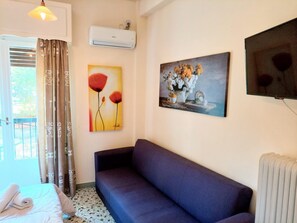 2 bedrooms - Cozy Apartment in Acropolis With Roof Garden (Athens)