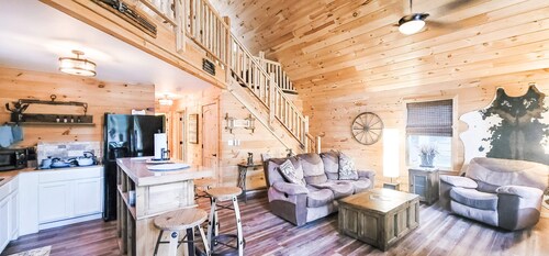 Fish Fry Cabin with Dock on Watts Bar Lake