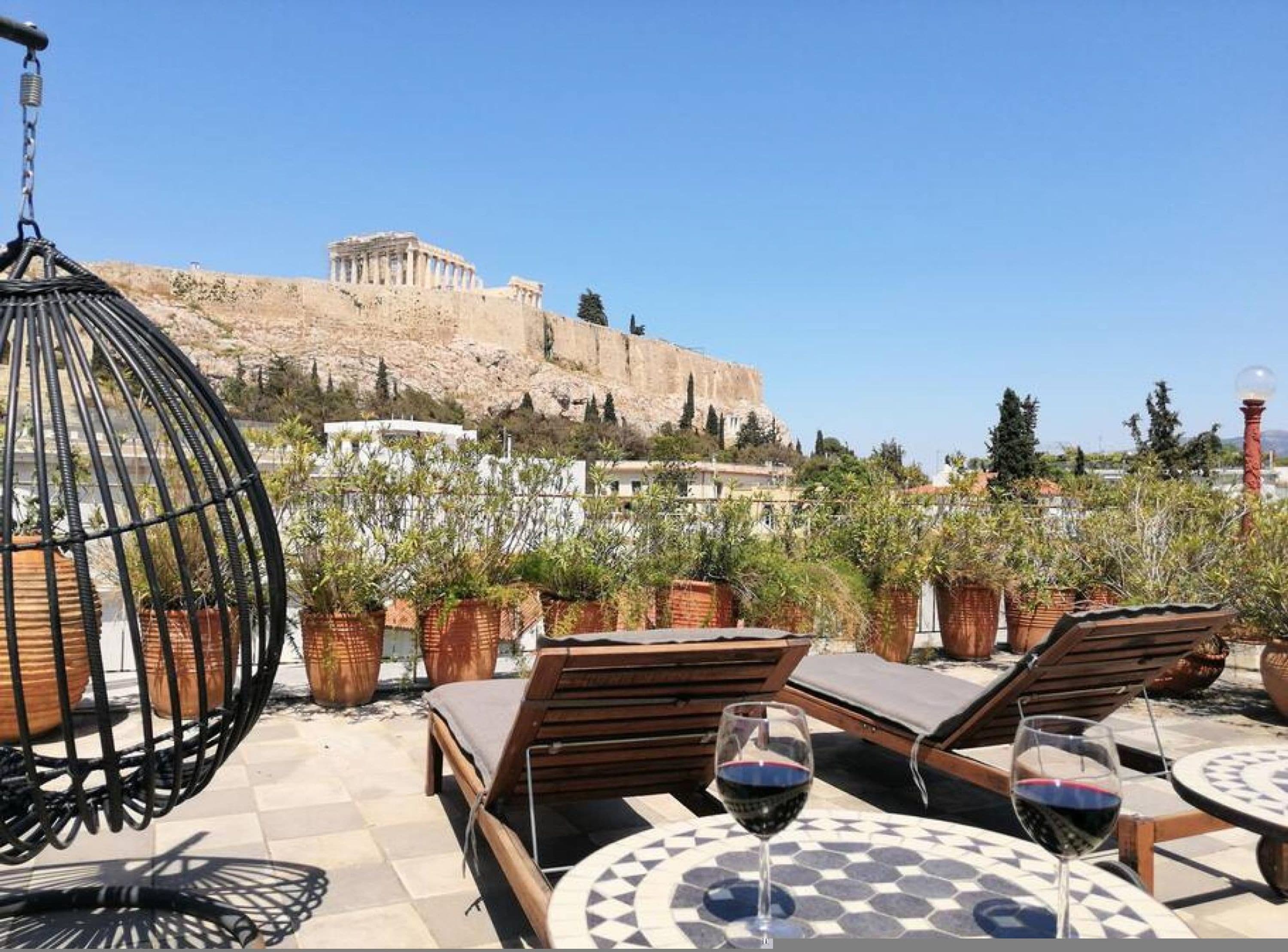 2 عدّة غرف نوم وخدمة الإنترنت