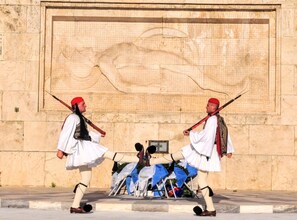 2 bedrooms, Internet - Elegant Apartment Under the Acropolis (Athens)